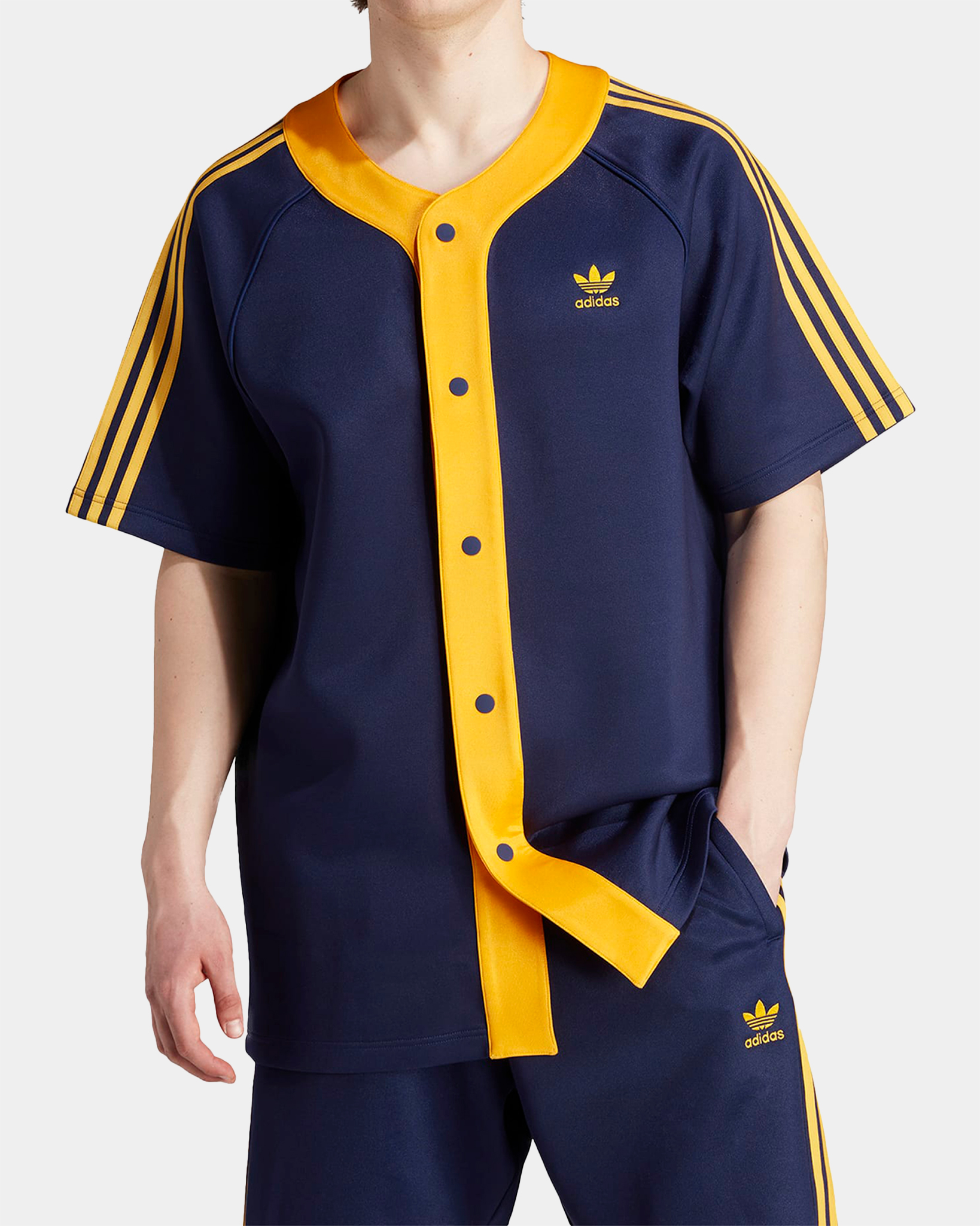 Playera Adidas Classics